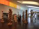 Sabine in der Ausstellung 'Edith Karlson: Sarastus' im Nykytaiteen Museo Kiasma in Helsinki (5. Juni)
