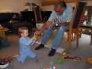 Nils und Papa in unserer Wohnung