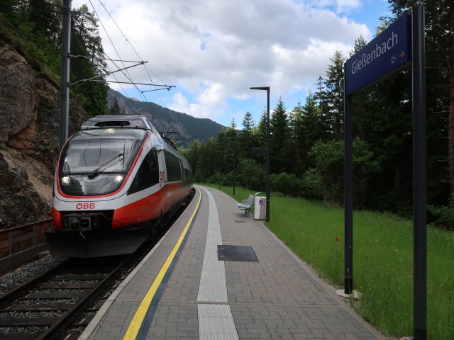 S 5404 im Bahnhof Gie&szlig;enbach, 1.019 m (13. Juni)