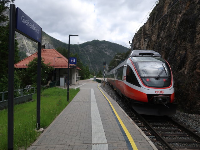S 5404 im Bahnhof Gie&szlig;enbach, 1.019 m (13. Juni)