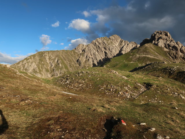 Freiungen-H&ouml;henweg zwischen Ursprungsattel und Westlicher Freiungspitze (14. Juni)