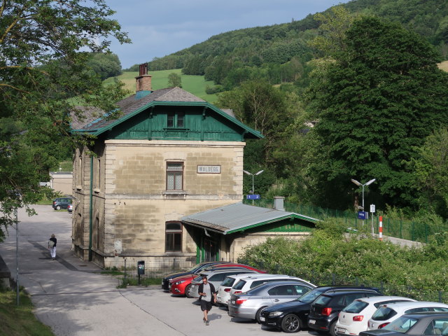 Bahnhof Waldegg, 368 m