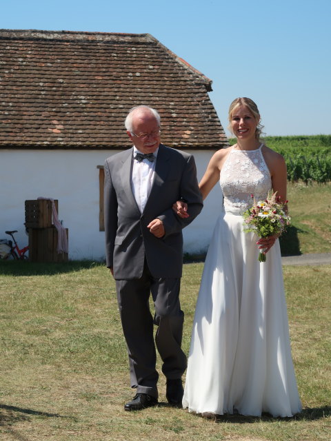 Franz und Tanja in der &Ouml;hlbergkellergasse in Pillersdorf