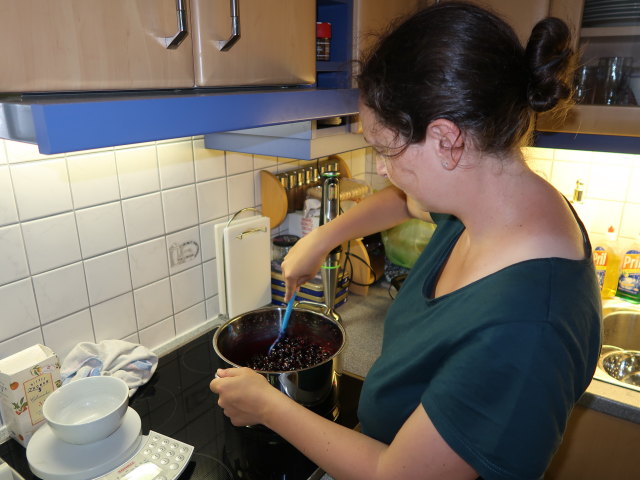 Sabine in unserer Wohnung