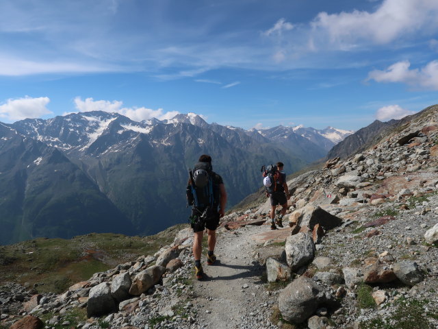 Alexander und Christoph am &Ouml;tztaler H&ouml;henweg zwischen Petznerbach und Thomaserrinne (26. Juni)