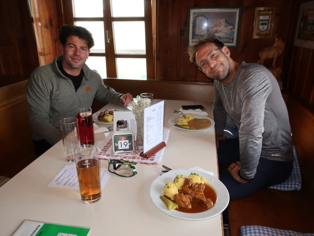 Alexander und Christoph in der Breslauer H&uuml;tte, 2.844 m (26. Juni)