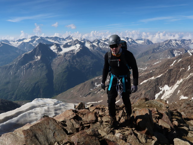 Alexander zwischen Taschachferner und Wildspitze (27. Juni)