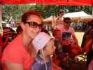 Sabine und Nils beim Kasperltheater