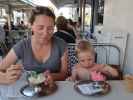 Sabine und Nils im Eissalon Trento