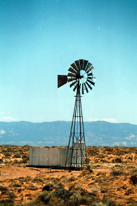 Windrad bei Mexican Hat (15. Mai)