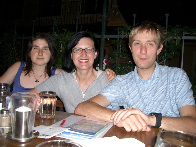Sylvia, Gudrun und ich in der Schlo&szlig;gasse 21