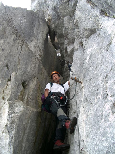 Leadership-Klettersteig: Erich im Kamin