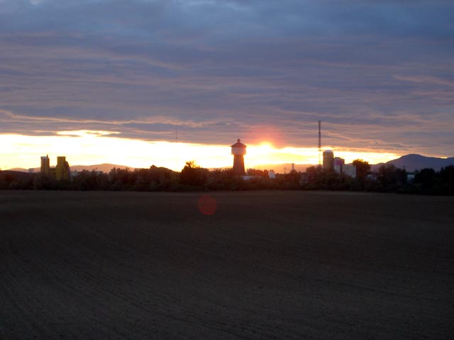 Sonnenuntergang über Süßenbrunn (11. Okt.)