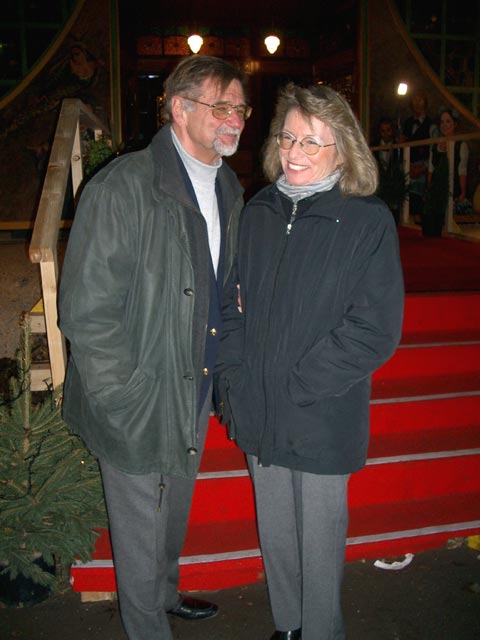 Papa und Mama vor dem Palazzo (23. Nov.)