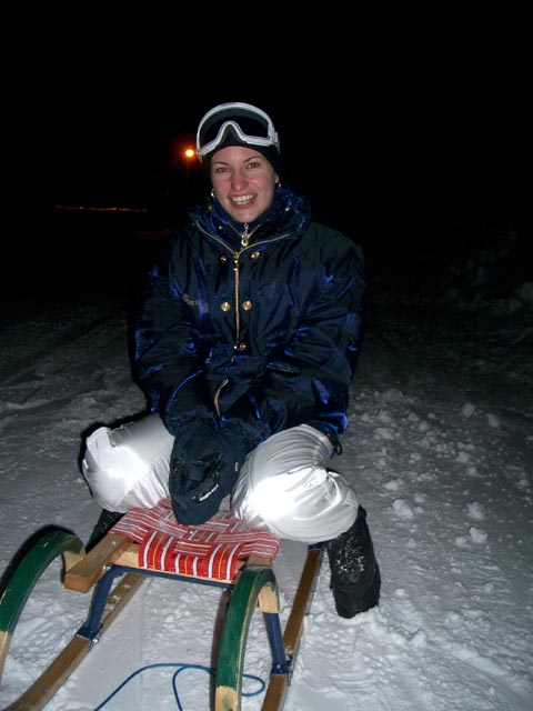 Nina auf der Rodelbahn