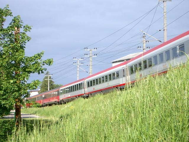 ÖBB-EC 116 kurz vor der Haltestelle Tulln Stadt