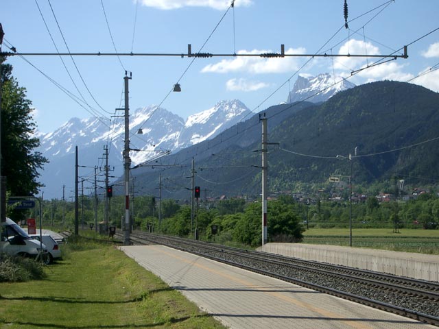 Mieminger Gebirge vom Bahnhof Kematen in Tirol aus gesehen (20. Mai)