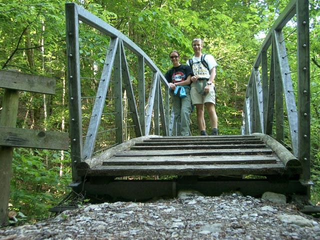 Carmen und ich auf der Bogenbrücke