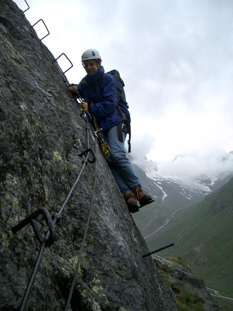 Daniela am Sommerwand-Übungsklettersteig (7. Aug.)