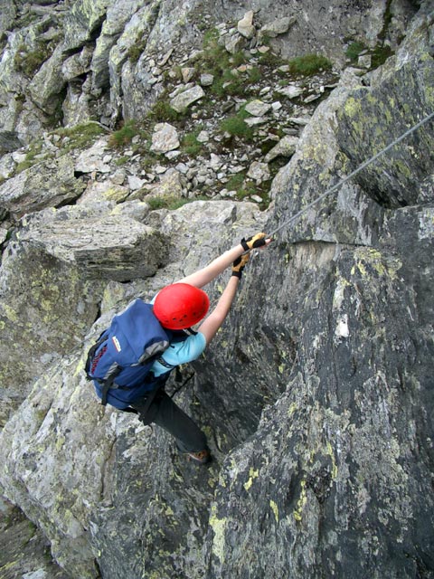 Glungezer Klettersteig: Daniela im vierten Abschnitt