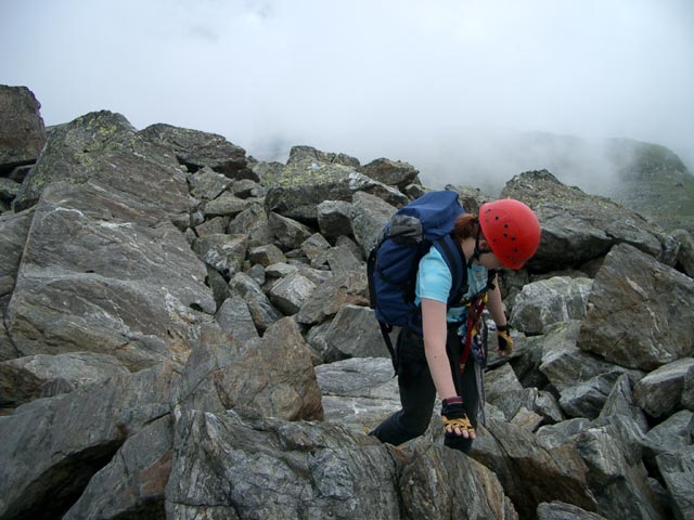 Daniela am Blockgrat zwischen Glungezer Klettersteig und Glungezerhütte