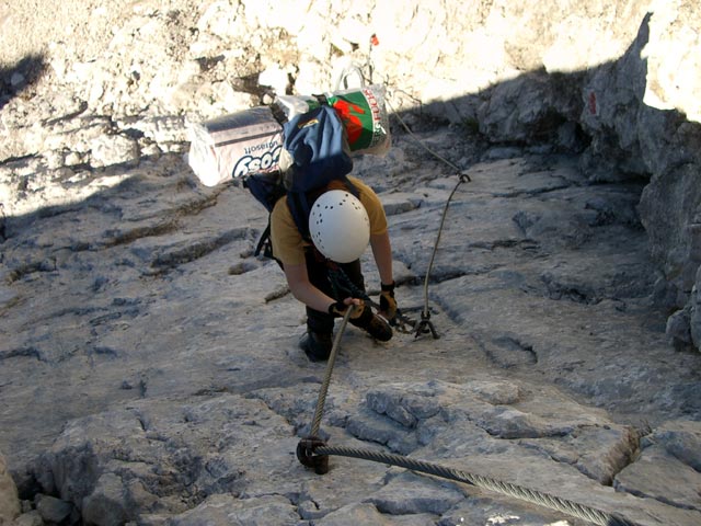 Kaiserschützensteig: Daniela in einer Steilaufschwung (24. Okt)
