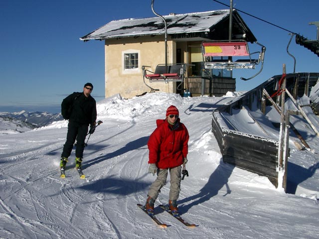Christian und Christoph bei der Bergstation der Doppelsesselbahn Häsing (31. Dez.)