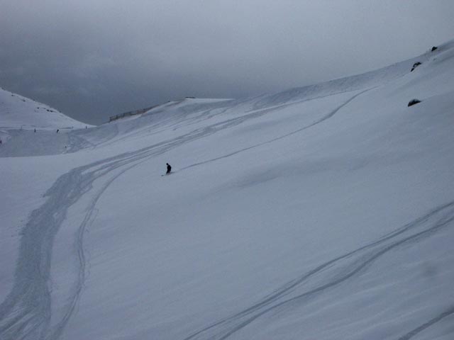 Markus neben der Piste 21 (11. Apr.)