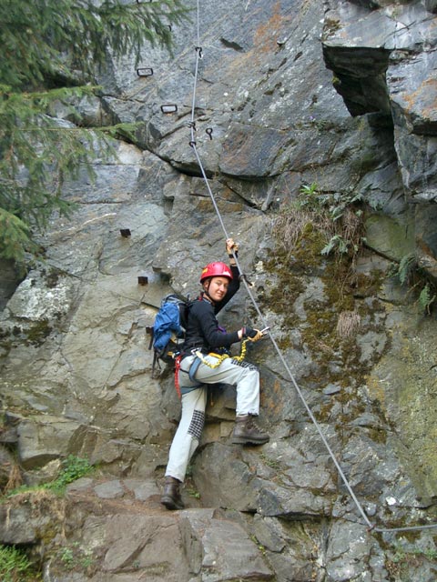 Reinhard-Schiestl Klettersteig: Carmen im Einstieg
