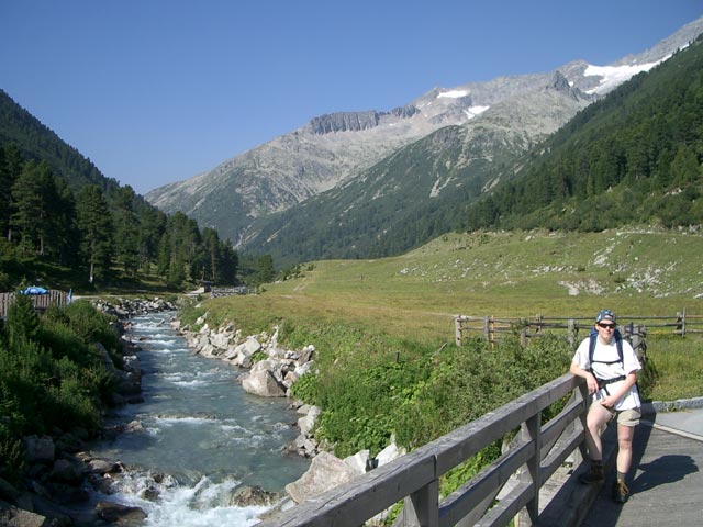 Daniela bei der Mündung des Zamser Bachs in den Schlegeisspeicher (28. Juli)