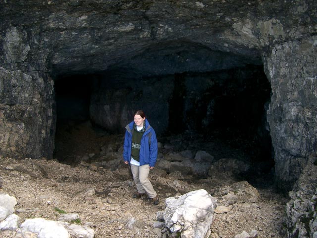 Daniela in der Krippensteinschutzhöhle (27. Aug.)