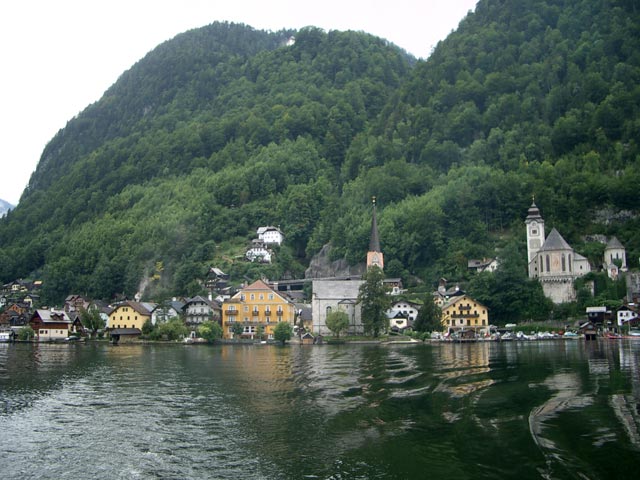 Hallstatt vom Hallstätter See aus