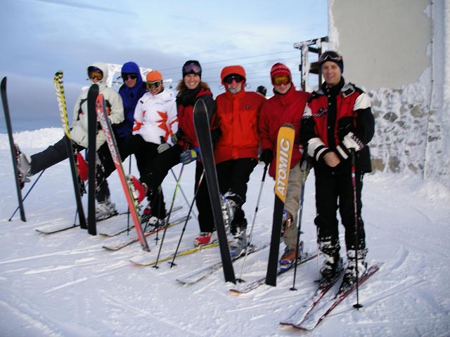 Daniela, Andreas, Doris, Sonja, Gudrun, Christoph und ich bei der Bergstation des 4er Sessellifts Leckerplan (31. Dez.)