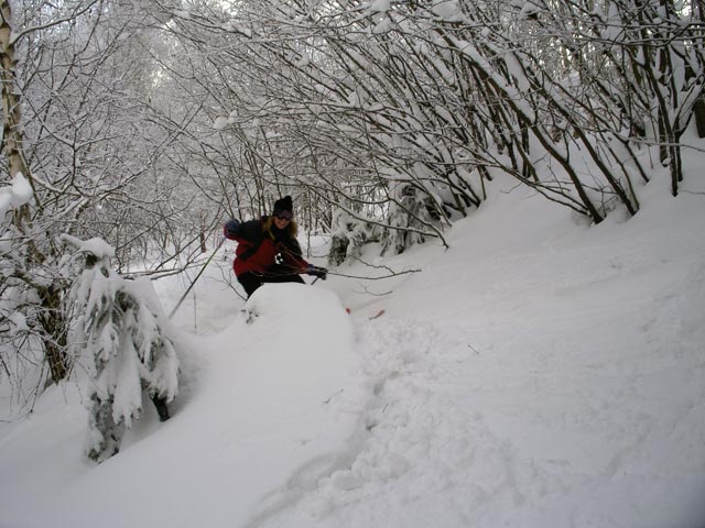 Sonja in der Trasse eines ehemaligen Schlepplifts