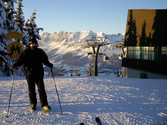 Erich bei der Bergstation der Dreiersesselbahn und der Planaibahn