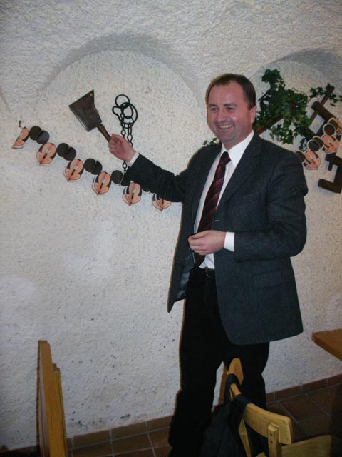 Harald im Heurigen Steinschaden
