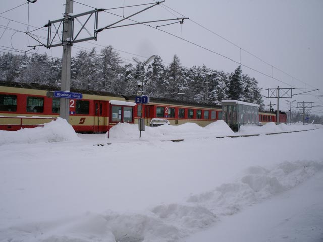 E 2106 im Bahnhof Hötzelsdorf-Geras (5. März)
