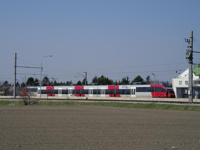 4024 im Bahnhof Hausfeldstraße