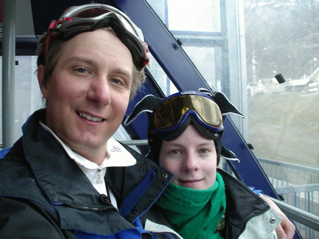 Ich und Daniela in der doppelstöckigen Pendelbahn (18. Apr.)