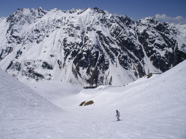 zwischen Piste 33 und Skiroute 39 (21. Apr.)