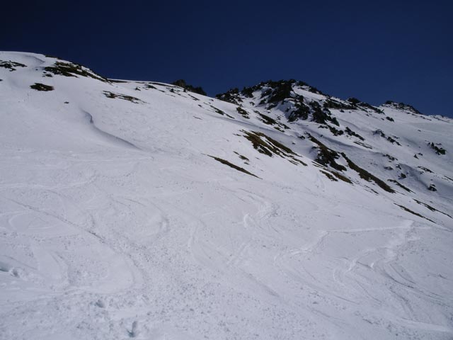 zwischen Piste 32 und Piste 35 (21. Apr.)