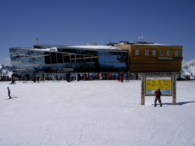 Restaurant Pardorama, 2.624 m (21. Apr.)