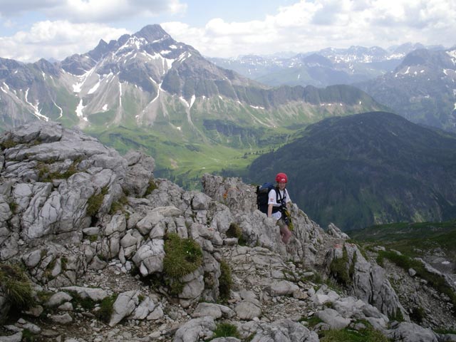Daniela am Mindelheimer Klettersteig zwischen südwestlichem Einstieg und 1. Schafalpenkopf (1. Juli)