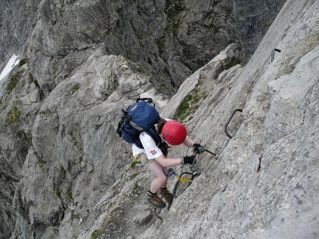 Daniela am Mindelheimer Klettersteig zwischen 1. Schafalpenkopf und 2. Schafalpenkopf (1. Juli)