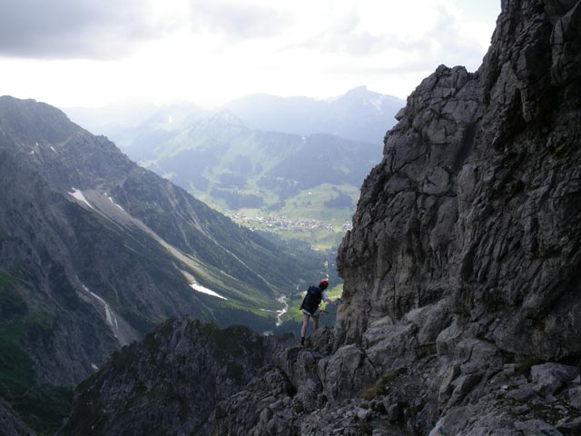 Daniela am Mindelheimer Klettersteig zwischen 2. Schafalpenkopf und 3. Schafalpenkopf (1. Juli)