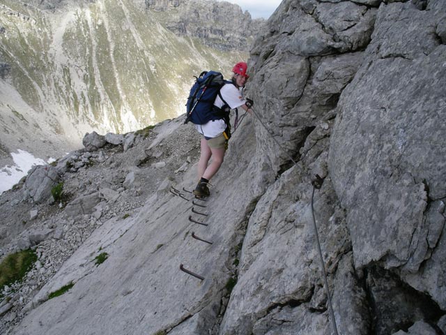 Daniela am Mindelheimer Klettersteig zwischen 2. Schafalpenkopf und 3. Schafalpenkopf (1. Juli)