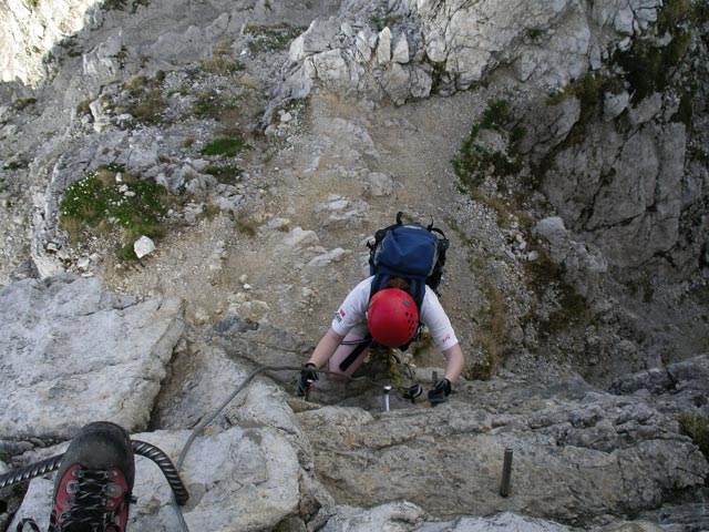 Daniela am Mindelheimer Klettersteig zwischen 3. Schafalpenkopf und nordöstlichem Einstieg (1. Juli)