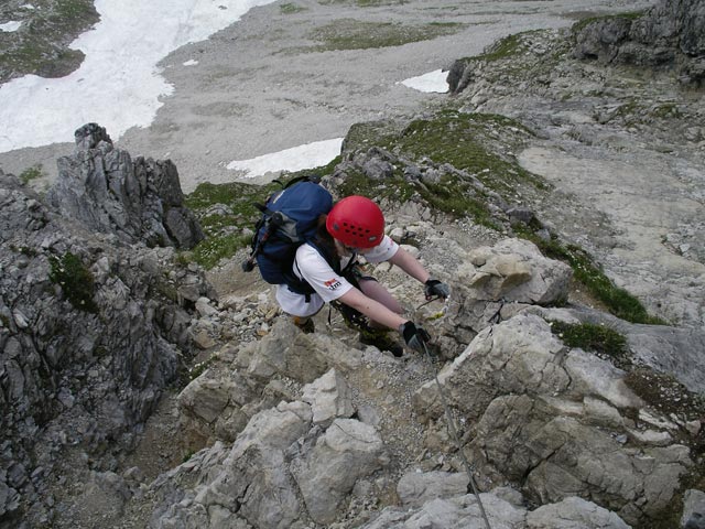 Daniela am Mindelheimer Klettersteig zwischen 3. Schafalpenkopf und nordöstlichem Einstieg (1. Juli)