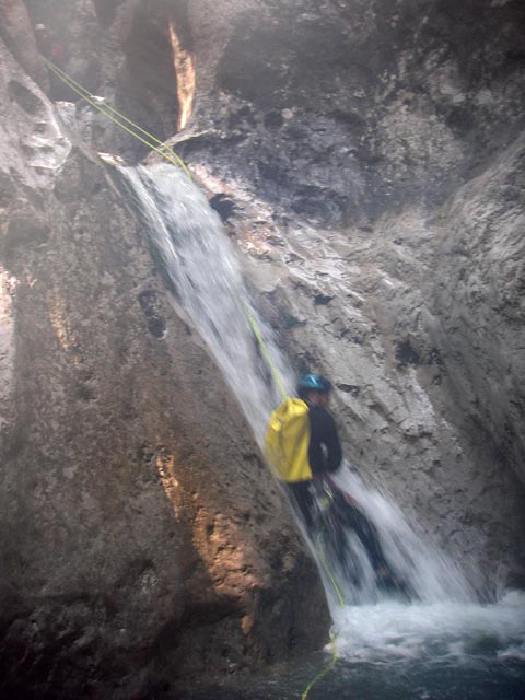 Frauenbach: Helmut in der 6. Abseilstelle (11. Juli)
