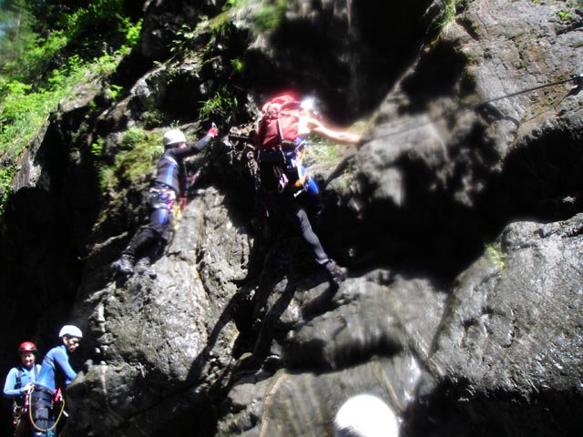 Klabautersteig: Edith, Michael, ? und Michael beim fünften Wasserfall (12. Juli)